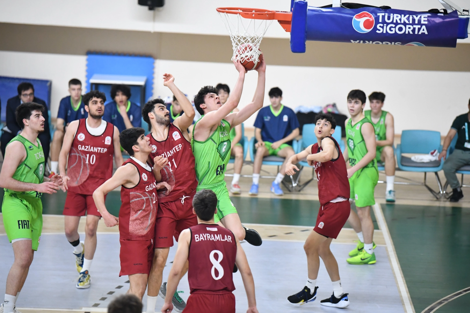 Basketbol Gençler'de TOFAŞ'tan evinde galibiyet