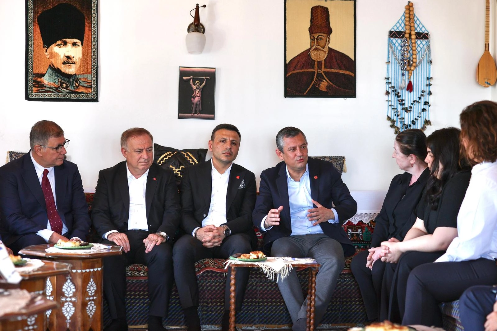 Başkan Tugay, İstanbul'da Özgür Özel'le buluştu