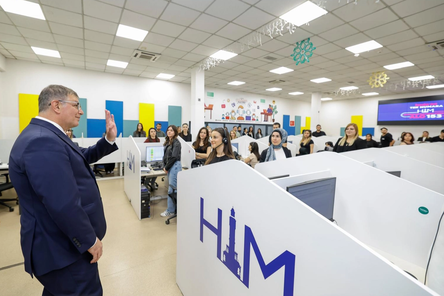 Başkan Tugay’dan HİM personeline ziyaret