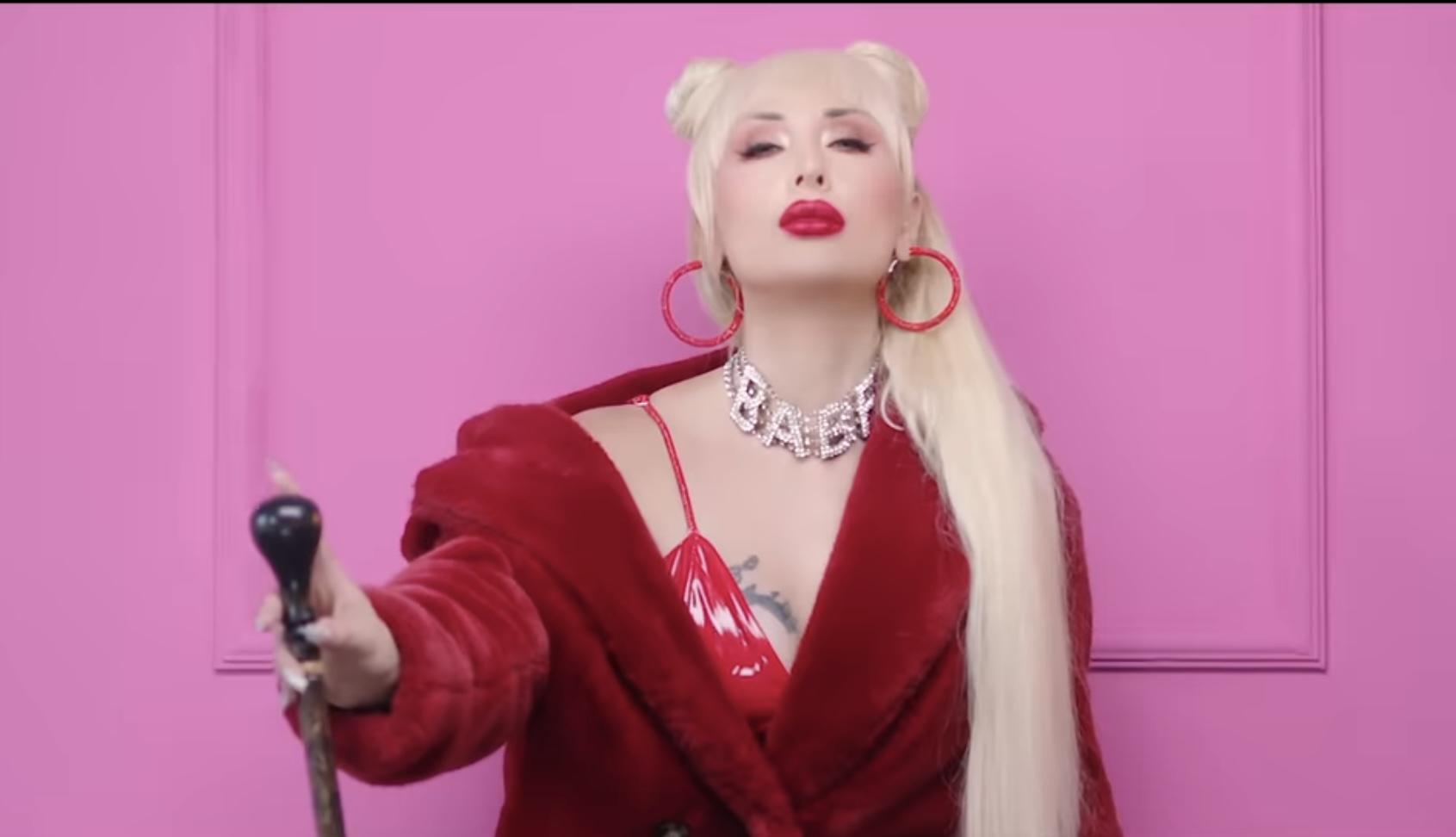 Safir ve Yener Çevik “Duvar” Klipi 1.7 Milyon İzleyiciye Ulaştı, Sanatsal Dekor Desteği Fatih Erdal’dan