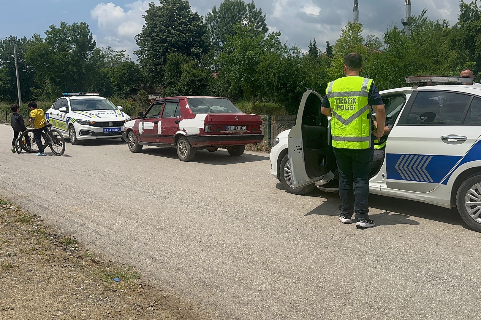 Düzce'de ehliyetsiz çocuk sürücü drift faciasına neden oldu