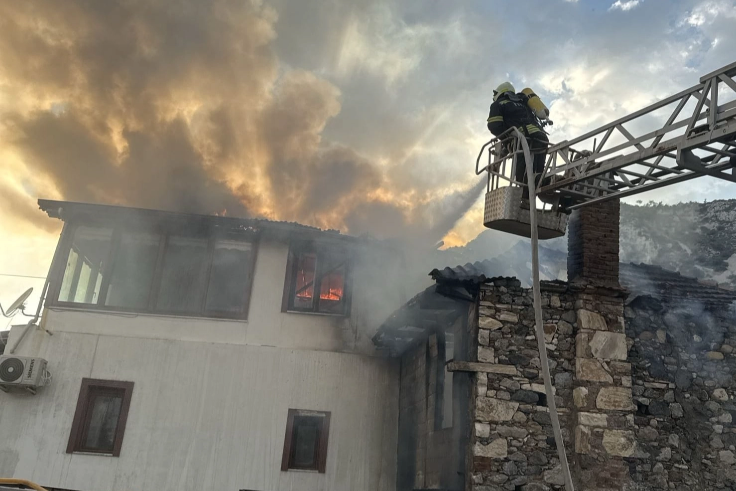 Muğla itfaiyesi bayram tatilinde 121 olaya müdahale etti