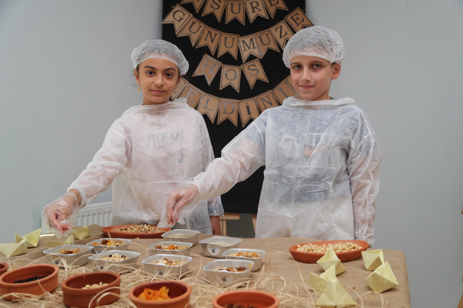 Gebze Arapçeşme'de aşure ikramı